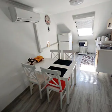 Era Harmonia Lakosztaly דירה *