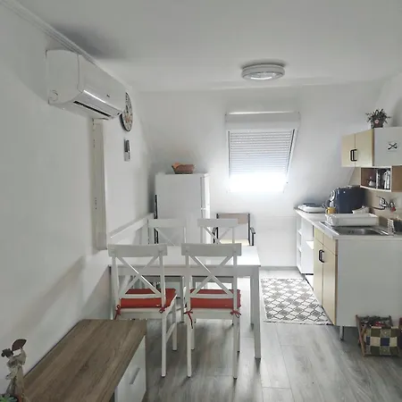 Era Harmonia Lakosztaly Апартаменты